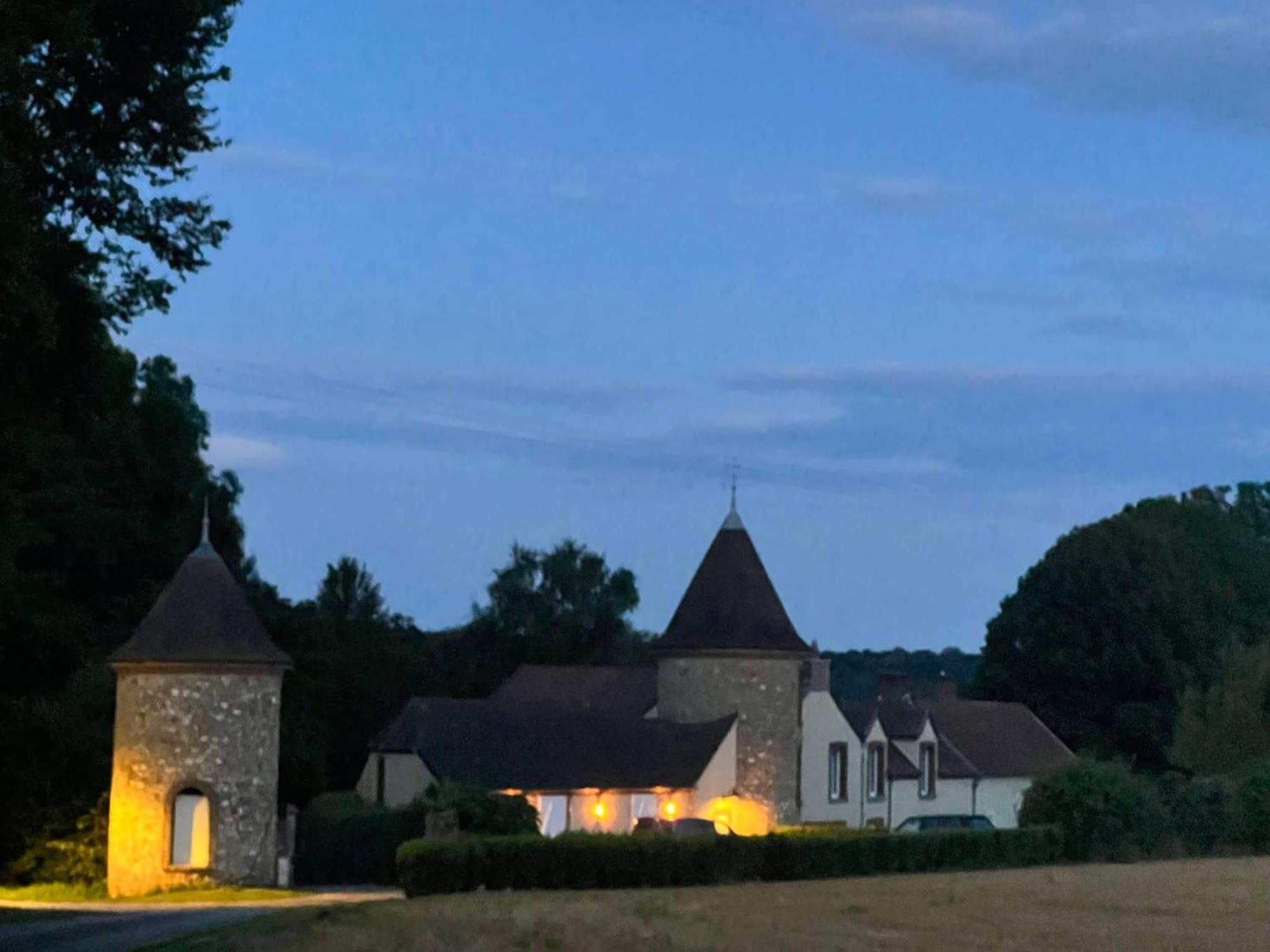 Le Petit Chateau Baye  Esterno foto